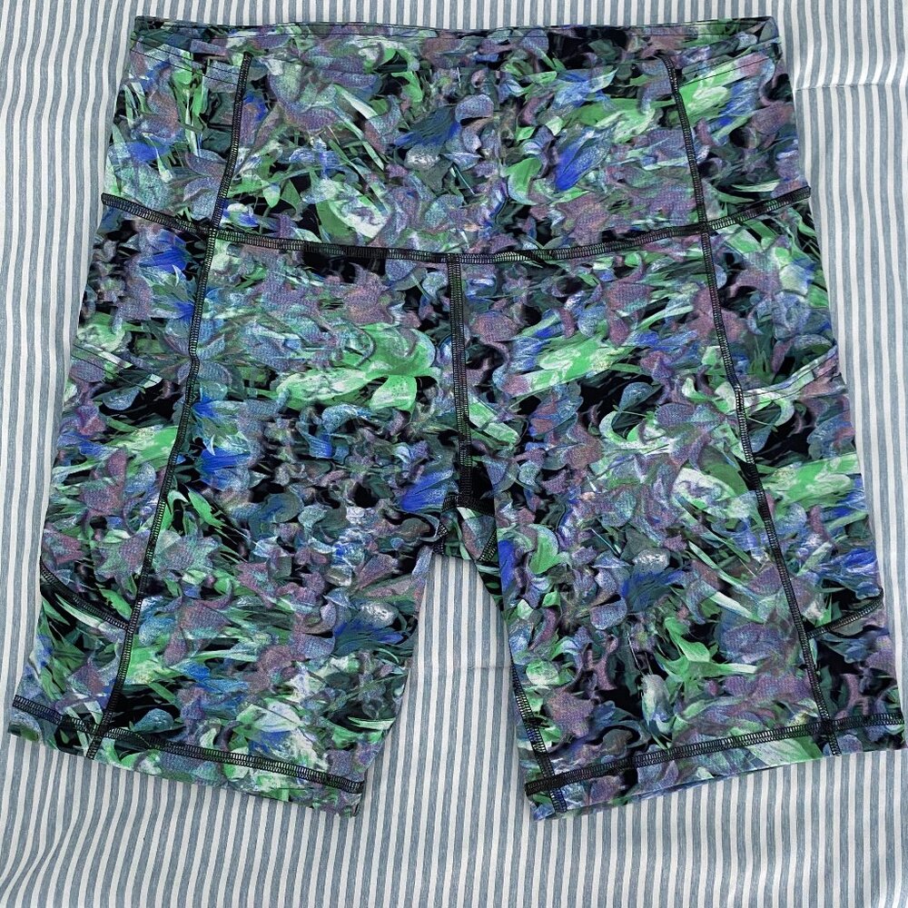 Lululemon Wunder Train High Rise Short Athletic Multicolor - Size 10